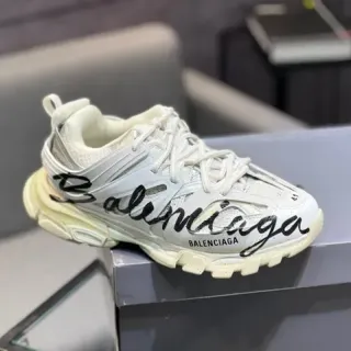 Balenciaga Runner Script Logo Tênis Chunky Brancos