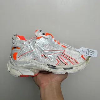Balenciaga Runner أبيض وبرتقالي حذاء رياضي سميك