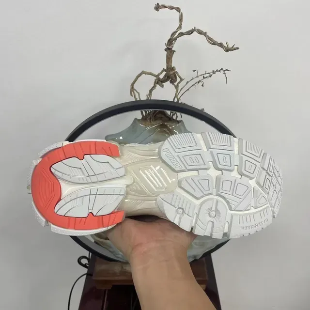 Balenciaga Runner أبيض وبرتقالي حذاء رياضي سميك 5