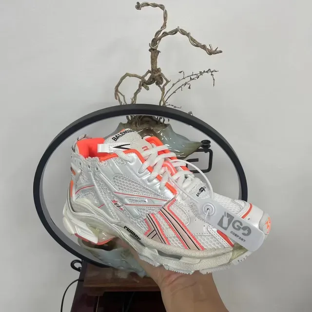 Balenciaga Runner أبيض وبرتقالي حذاء رياضي سميك 7