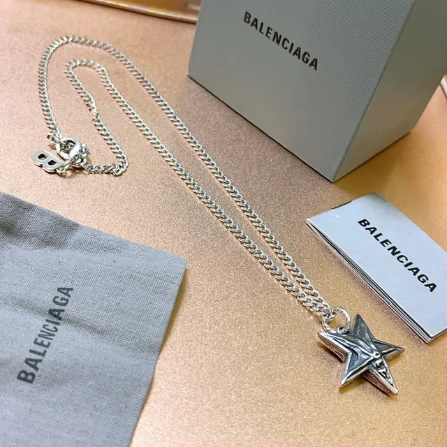Balenciaga Silver Curb-Link Chain Sculpted Star Pendant Necklace 2