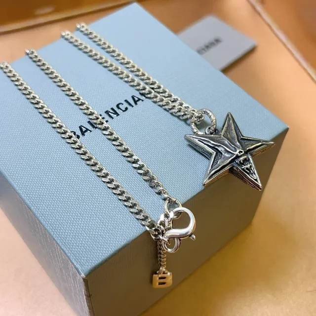 Balenciaga Silver Curb-Link Chain Sculpted Star Pendant Necklace 6