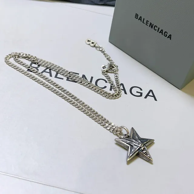 Balenciaga Silver Curb-Link Chain Sculpted Star Pendant Necklace 7