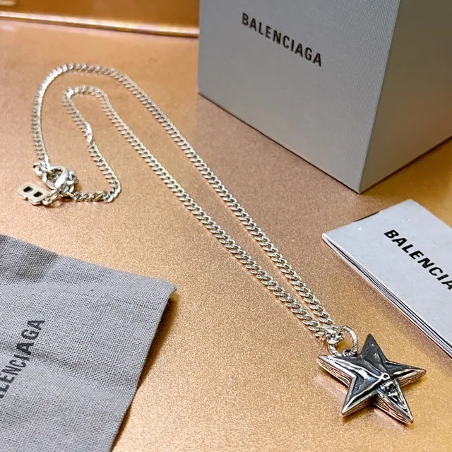 Balenciaga Silver Curb-Link Chain Sculpted Star Pendant Necklace 9