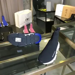 Balenciaga Speed Trainer कालो एबং नील लाइफस्टाइल स्निकार