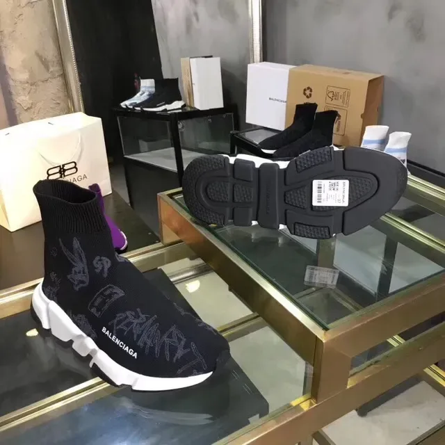 Balenciaga Speed Trainer أحذية رياضية سوداء مطبوعة جرافيكياً من نسيج أسلوب حياة 2