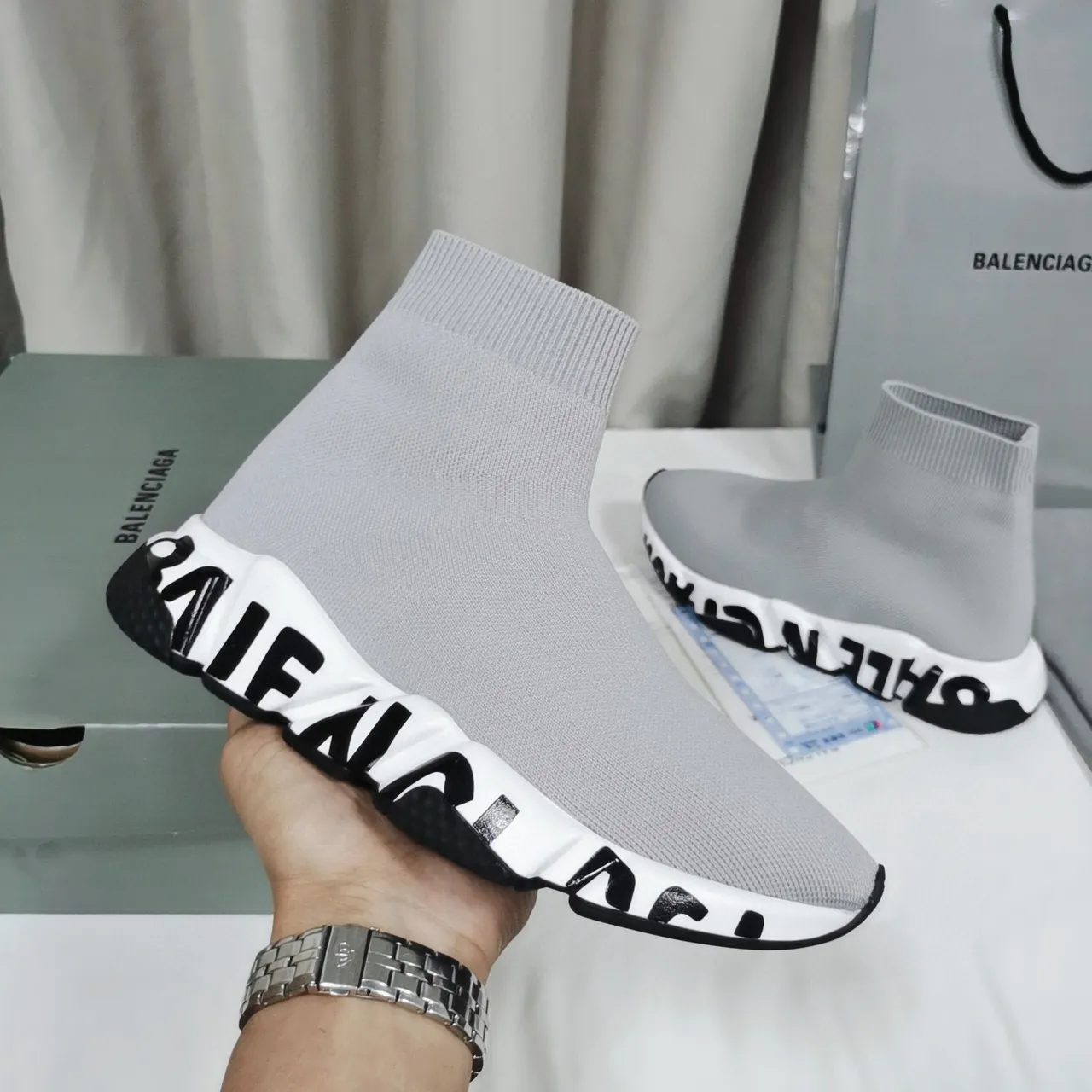 Tênis lifestyle Balenciaga Speed Trainer em malha cinza com faixa de logotipo 7
