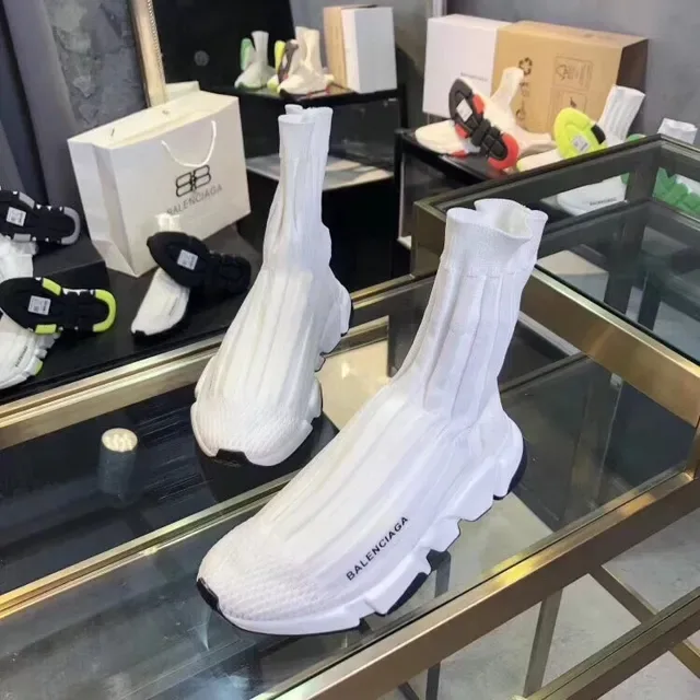 Balenciaga Speed Trainer sneakers lifestyle blanches et noires 4
