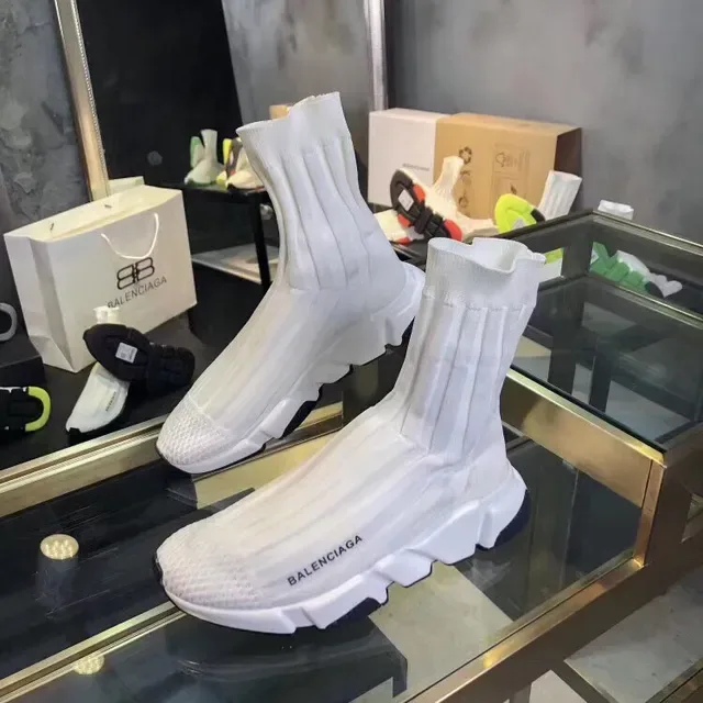 Balenciaga Speed Trainer sneakers lifestyle blanches et noires 5