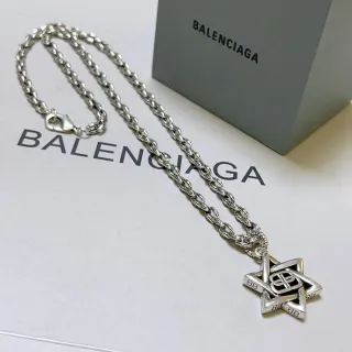 Balenciaga 星形吊坠银色绳链项链