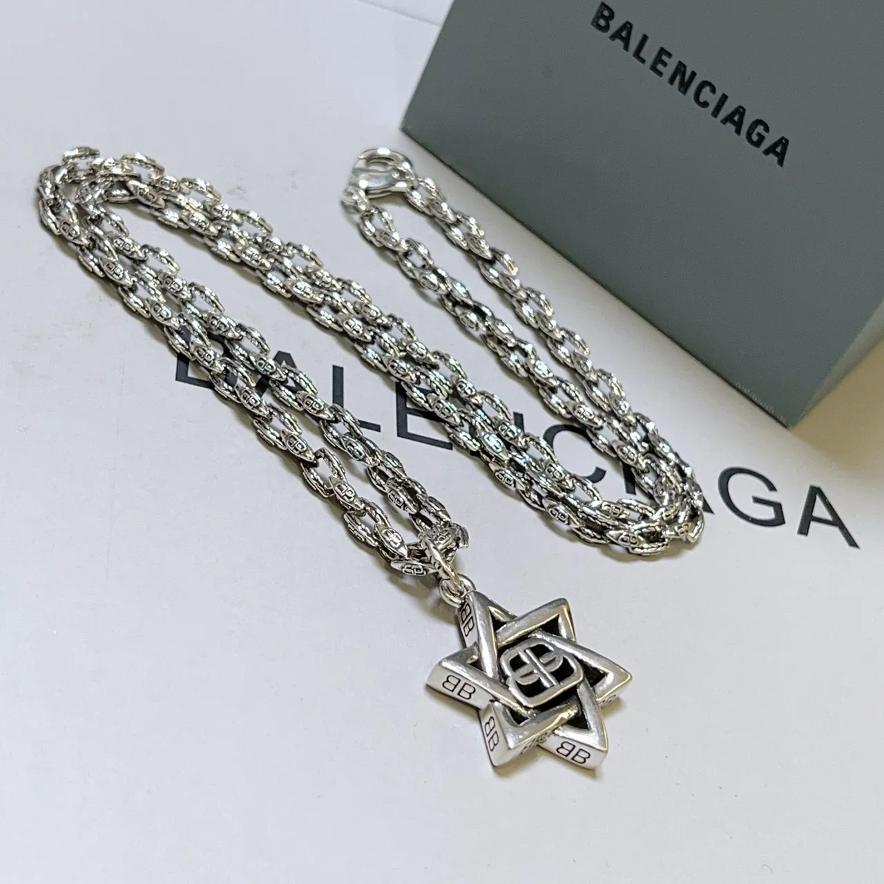 Balenciaga 星形吊坠银色绳链项链 9