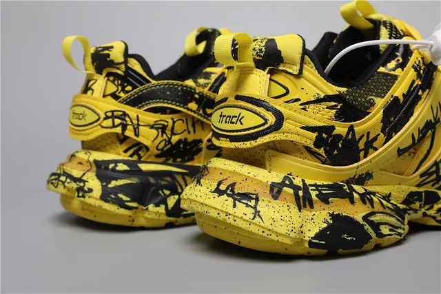 Balenciaga Track Sneaker Jaune/Noir Graffiti-Print Baskets chunky 2