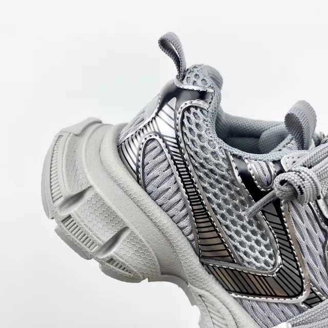 Balenciaga Track Trainer حذاء رياضي وردي وفضي سميك 10