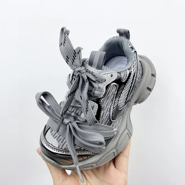 Balenciaga Track Trainer حذاء رياضي وردي وفضي سميك 13
