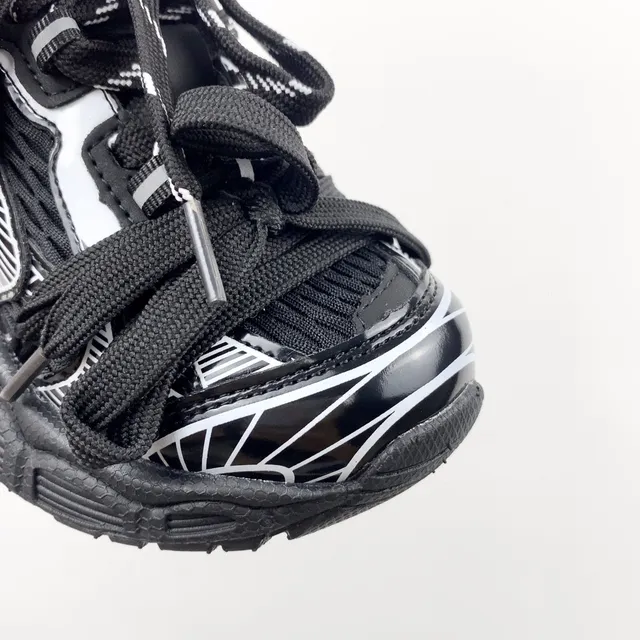 Balenciaga Track Trainer حذاء رياضي وردي وفضي سميك 18