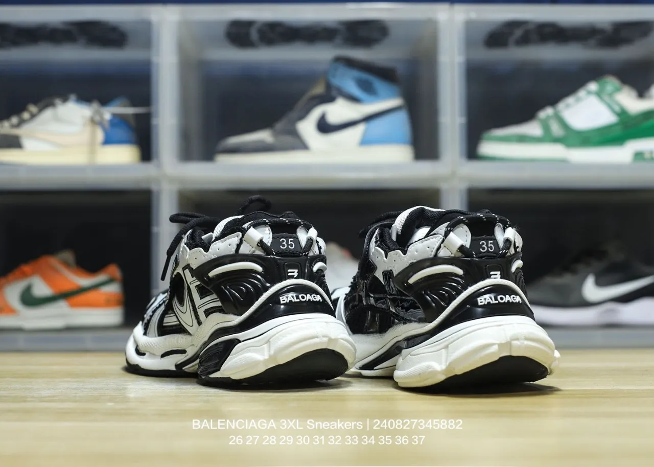 Balenciaga Track Trainer أبيض أحمر أسود رمادي أصفر نيون سينيكرز تشونكي 17