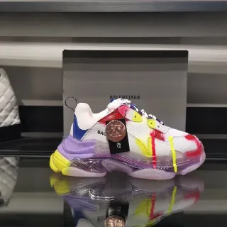 Balenciaga Triple S حذاء رياضي كاجوال سميك متعدد الألوان مع رذاذ الطلاء