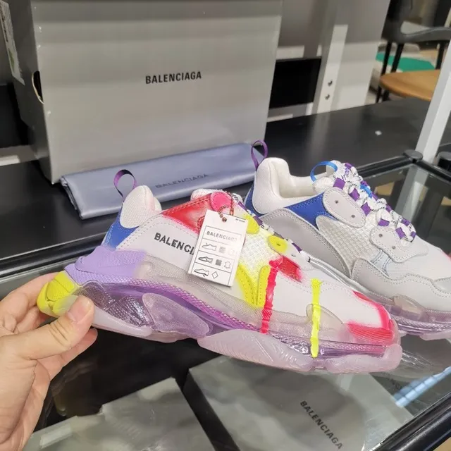 Balenciaga Triple S حذاء رياضي كاجوال سميك متعدد الألوان مع رذاذ الطلاء 2