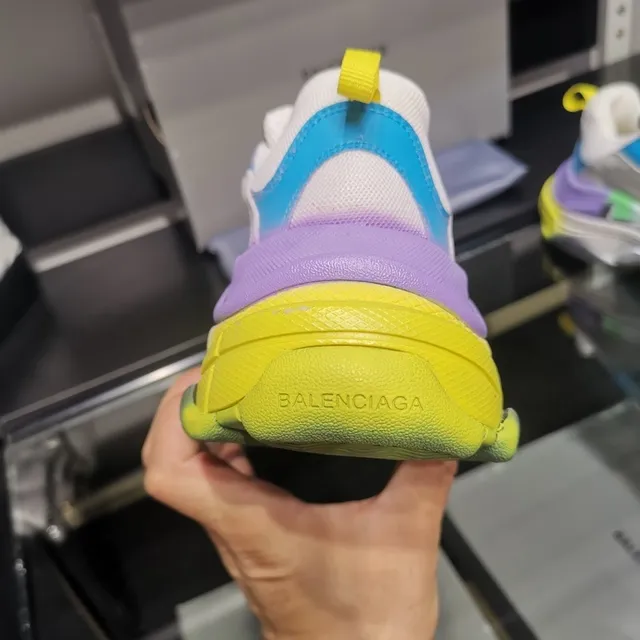Balenciaga Triple S tênis chunky multicolores com stroke de pintura 7