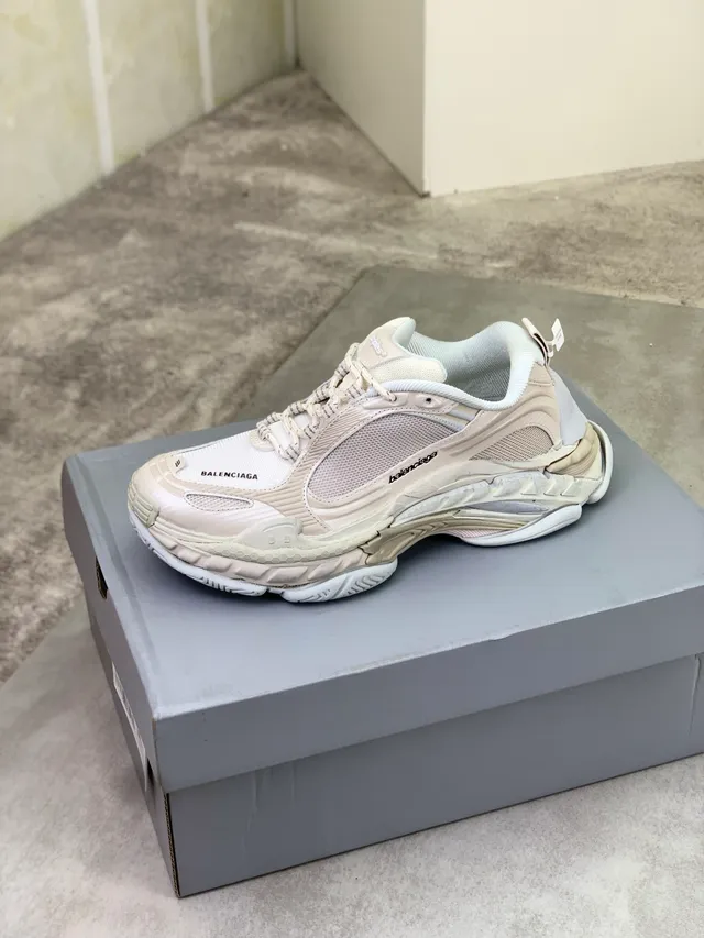 Balenciaga Triple S Off-White sneakers chunky 4