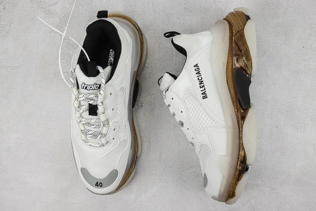 Balenciaga Triple S sneakers chunky blanches et dorées 3