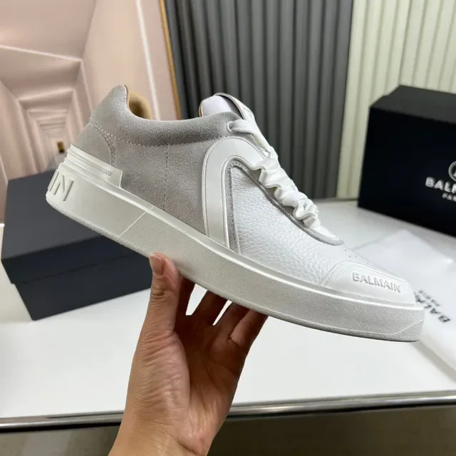 Balmain B-Court Sneakers Lifestyle Gris Clair 4