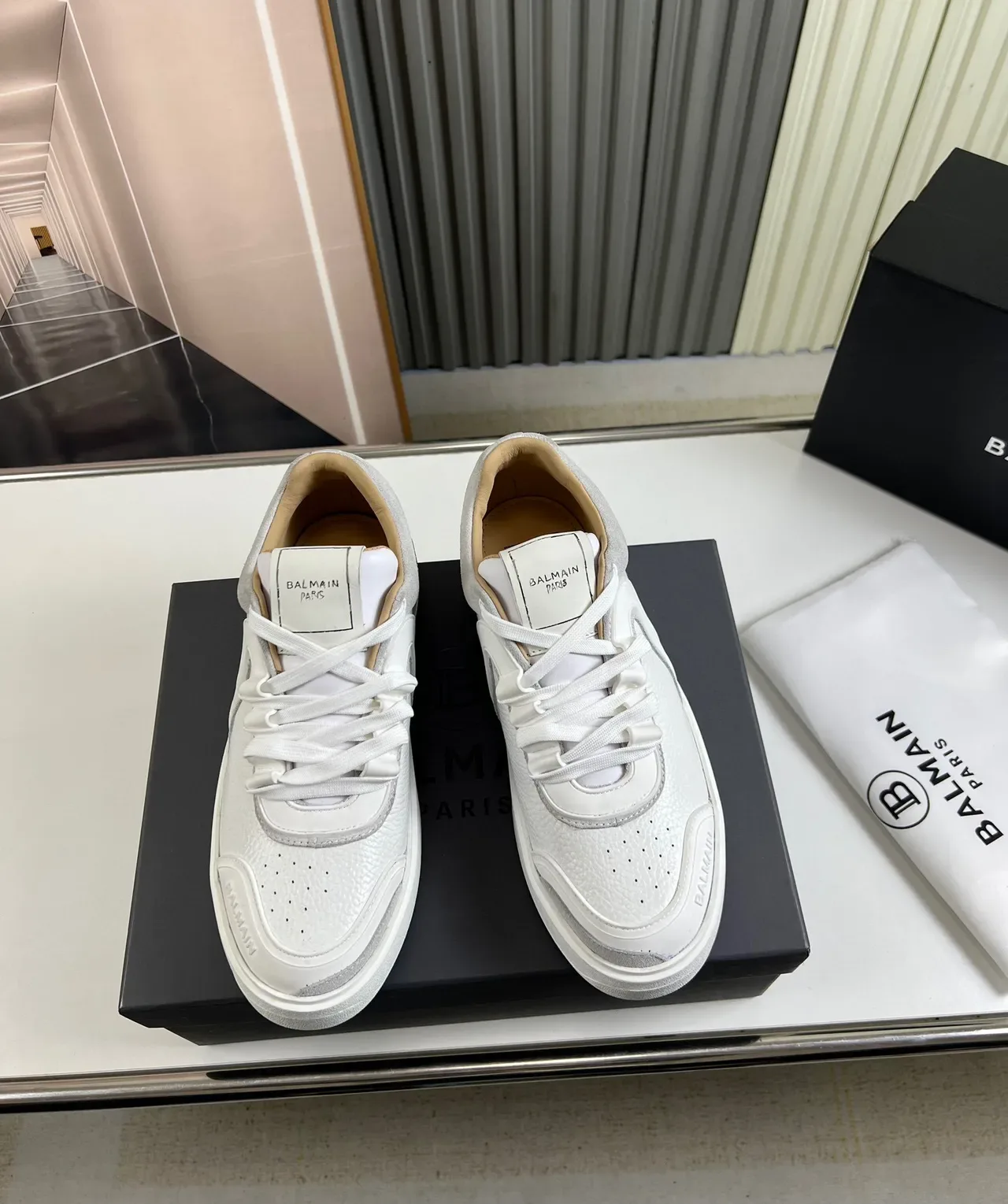 Balmain B-Court Sneakers Lifestyle Gris Clair 9