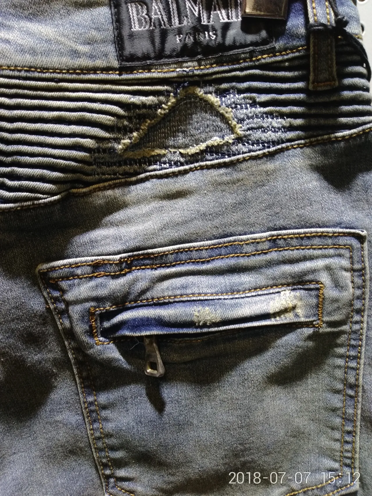 Balmain شورتات جينز متضررة ستايل راكب الدراجات النارية 8