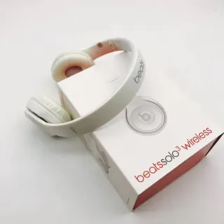 Beats Solo³ Wireless White Over-ear Headphones