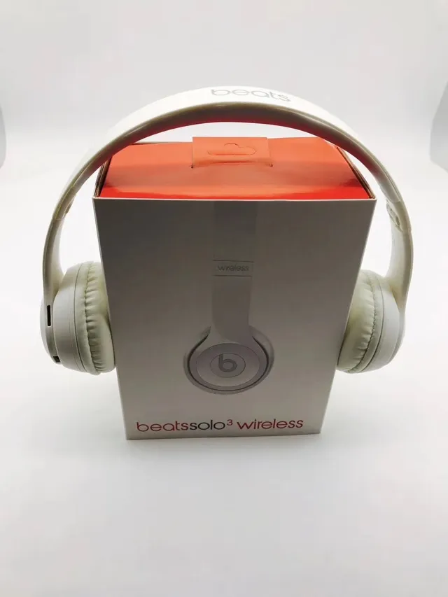 Beats Solo³ Wireless White Over-ear Headphones 4