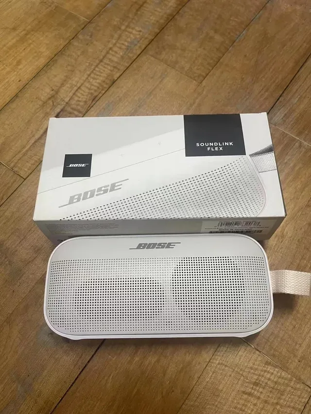 Bose SoundLink Flex Black White Rectangular Compact Body Perforated Metal Grille Portable Speaker 2
