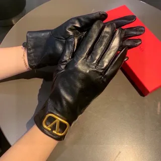 Bottega Veneta Andiamo Black Gold Smooth V-Buckle Hardware Leather Gloves