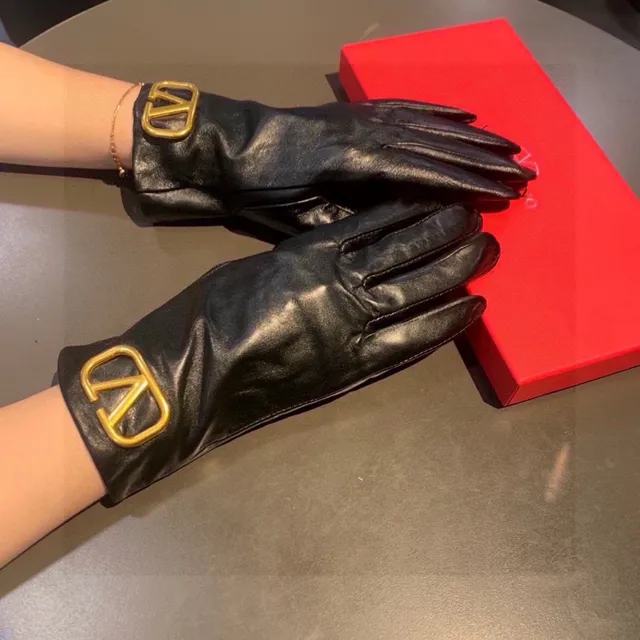Bottega Veneta Andiamo Black Gold Smooth V-Buckle Hardware Leather Gloves 3