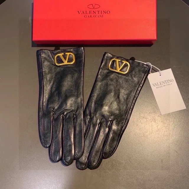 Bottega Veneta Andiamo Black Gold Smooth V-Buckle Hardware Leather Gloves 7