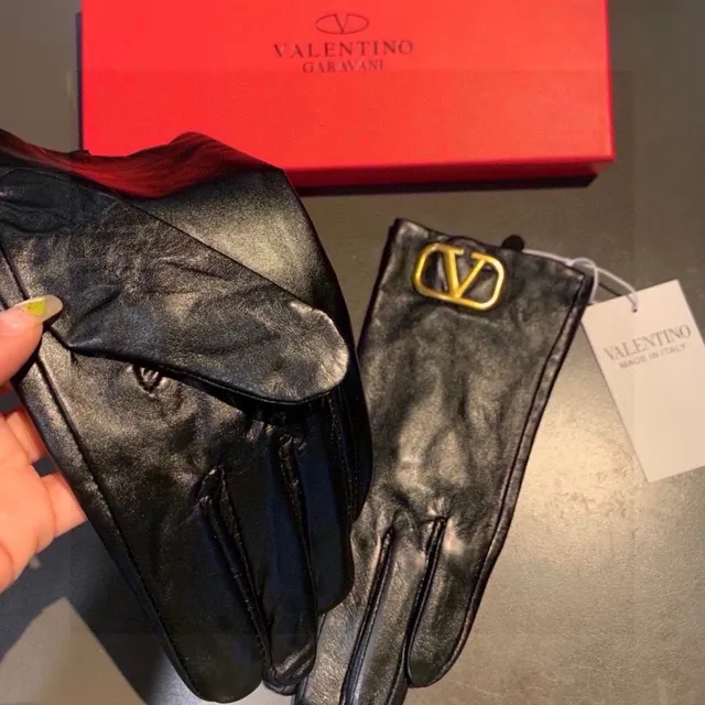 Bottega Veneta Andiamo Black Gold Smooth V-Buckle Hardware Leather Gloves 8