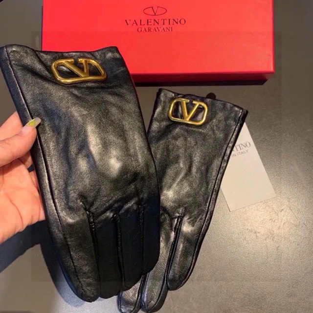 Bottega Veneta Andiamo Black Gold Smooth V-Buckle Hardware Leather Gloves 9
