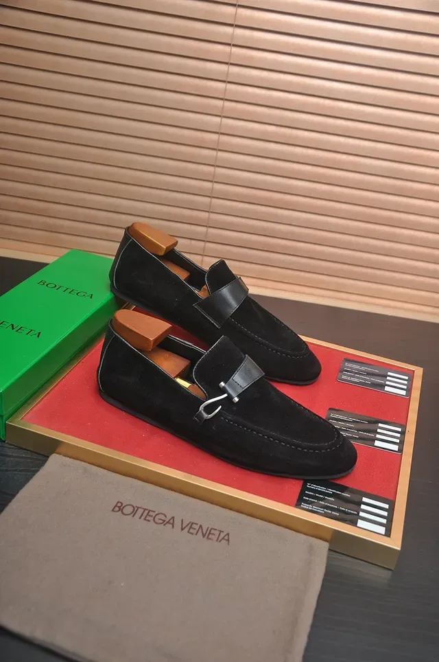 Bottega Veneta Andiamo Mocassins en daim noir 3