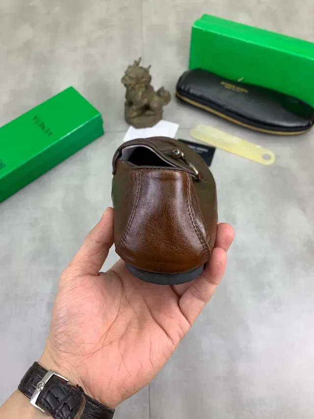 Bottega Veneta Andiamo Mocassin Marron en Cuir à Boucle 2