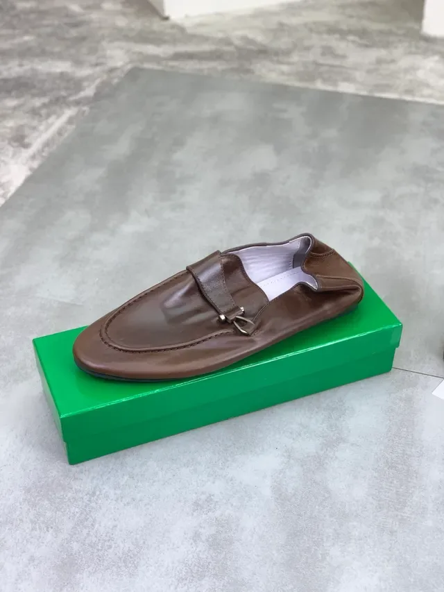 Bottega Veneta Andiamo Mocassin Marron en Cuir à Boucle 4