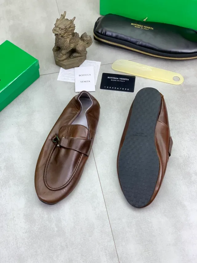 Bottega Veneta Andiamo Mocassin Marron en Cuir à Boucle 5