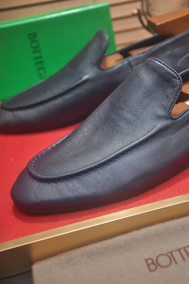 Bottega Veneta Andiamo Navy Cuir Loafers 2