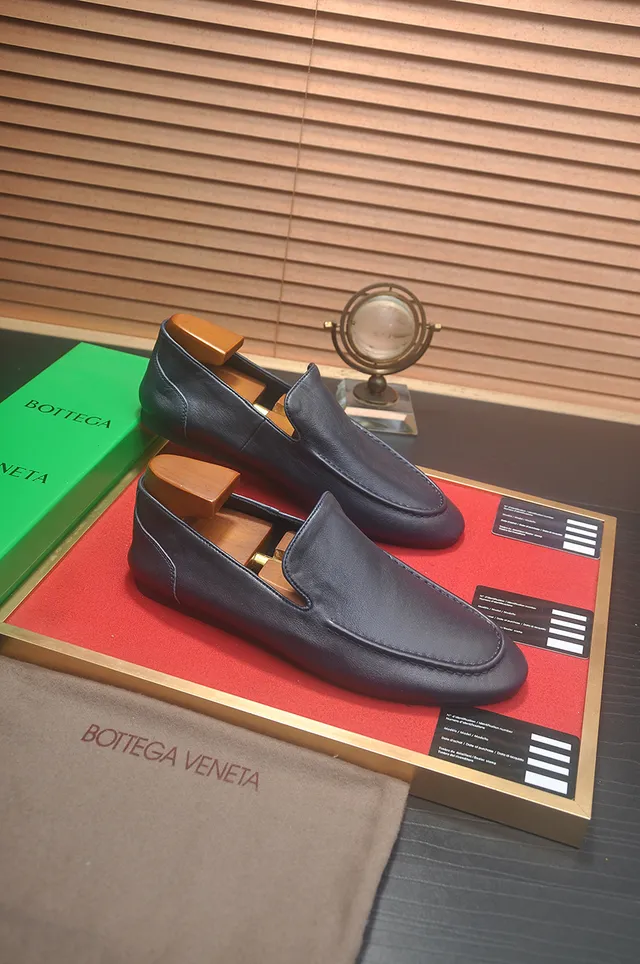 Bottega Veneta Andiamo Navy Cuir Loafers 4