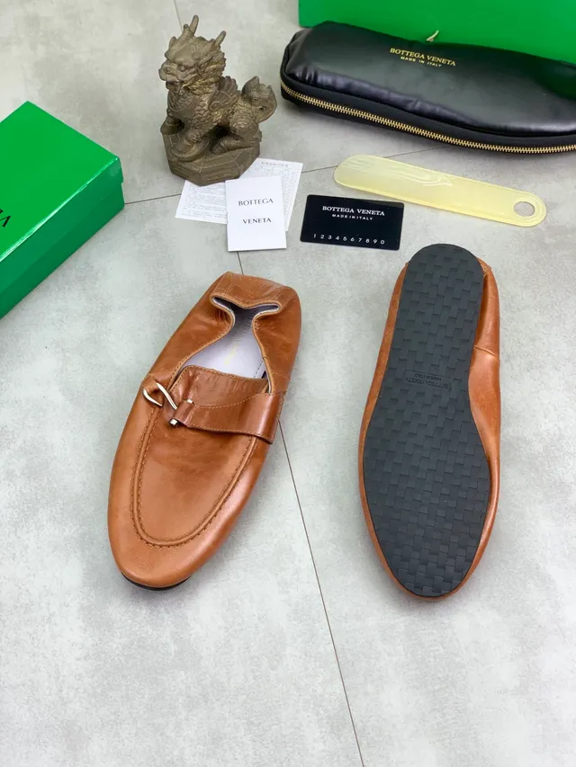 Bottega Veneta Andiamo جلد بني فاتح حصان بيت موسين 6