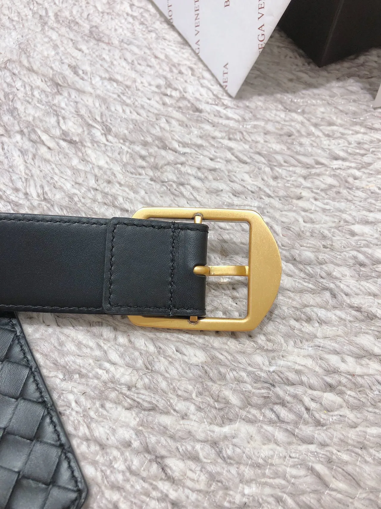 Bottega Veneta أسود ذهب Intrecciato حزام جلد مضفر مربع مشبك 3