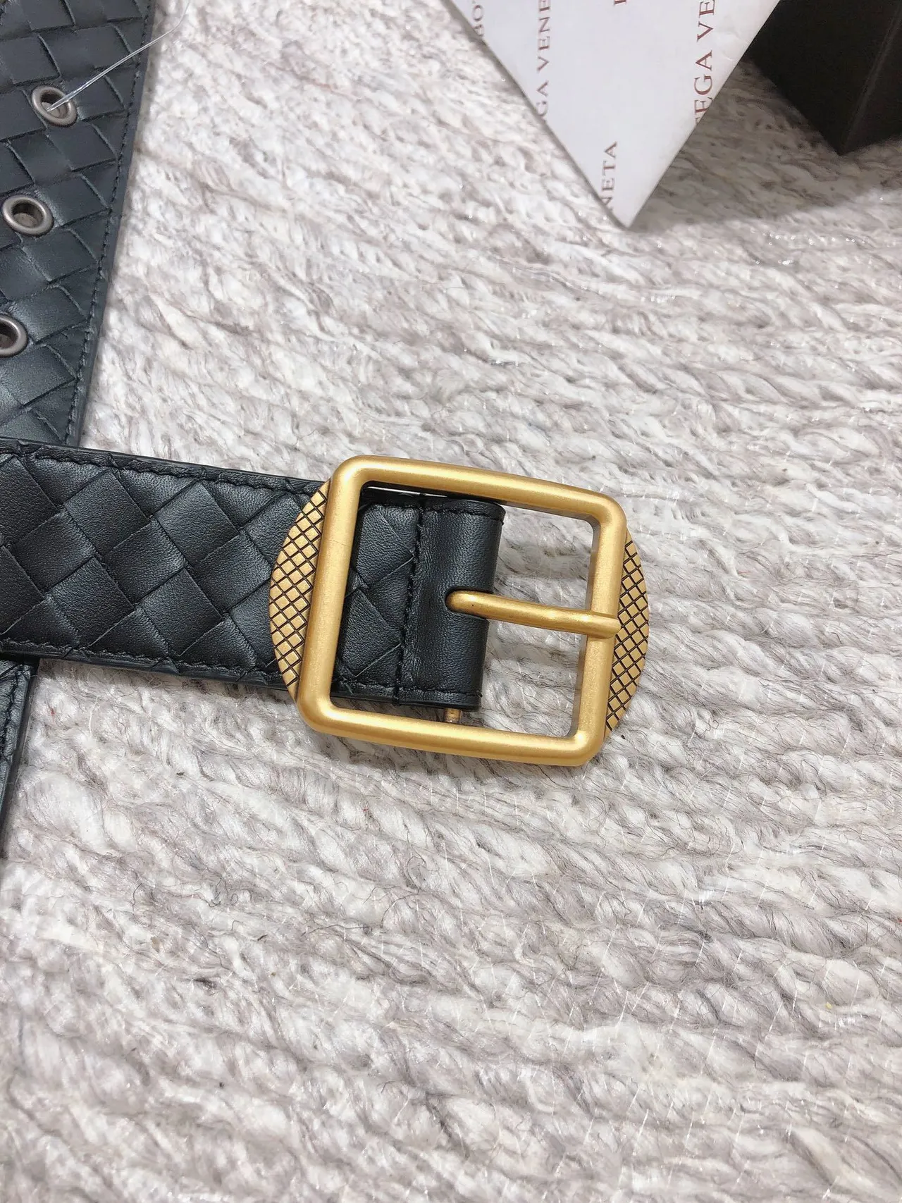 Bottega Veneta أسود ذهب Intrecciato حزام جلد مضفر مربع مشبك 4