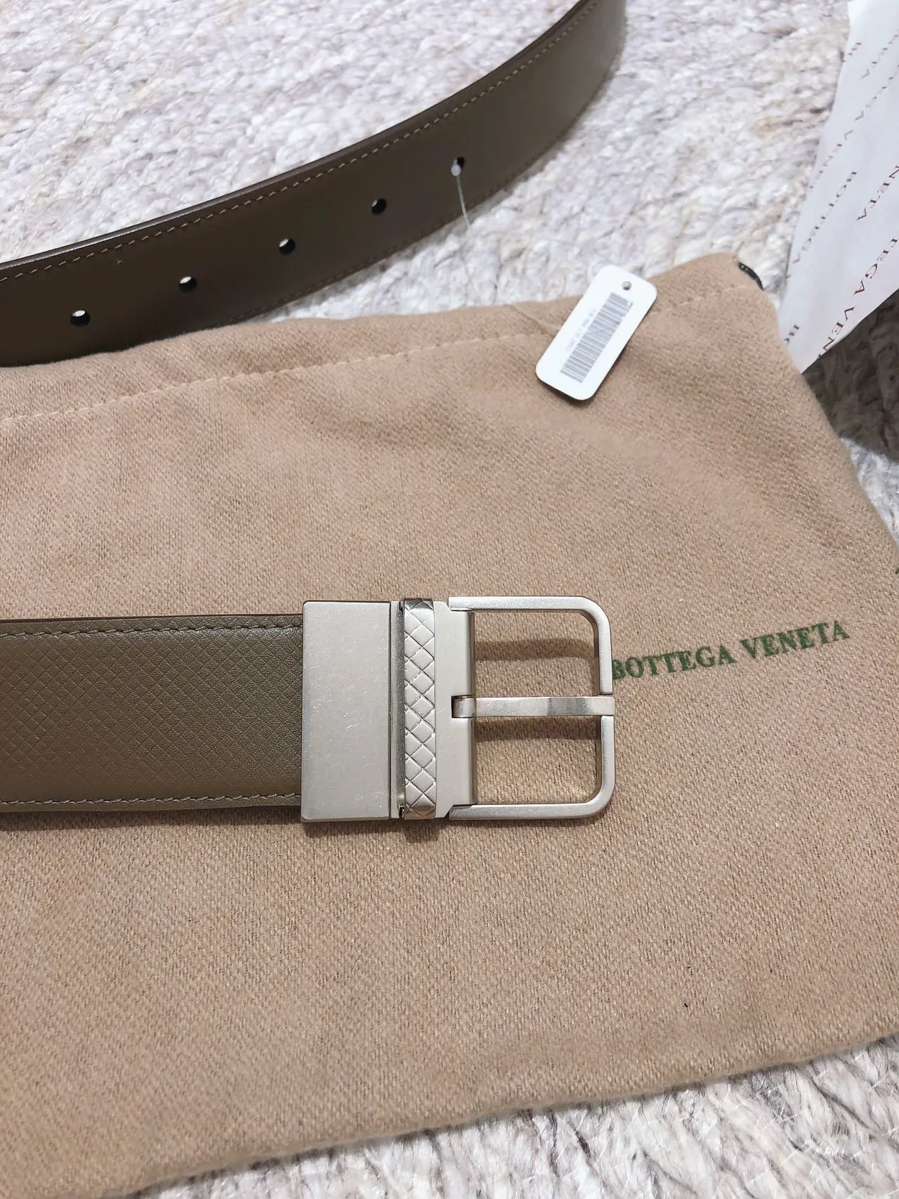 Bottega Veneta Cassette Cinto de couro bege laranja texturizado embossado reversível forro 5