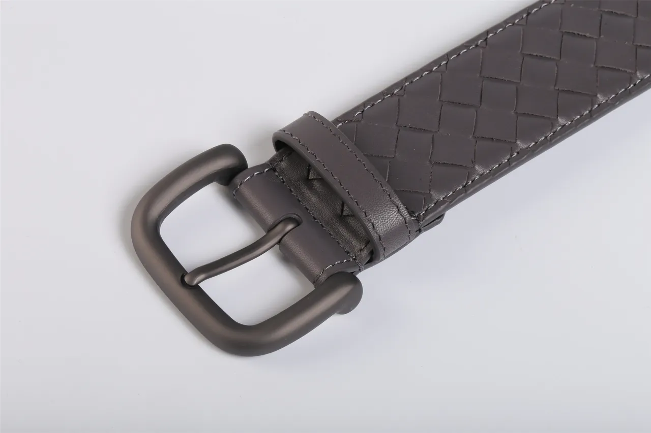 Bottega Veneta Cassette Intrecciato حزام جلدي رمادي 4