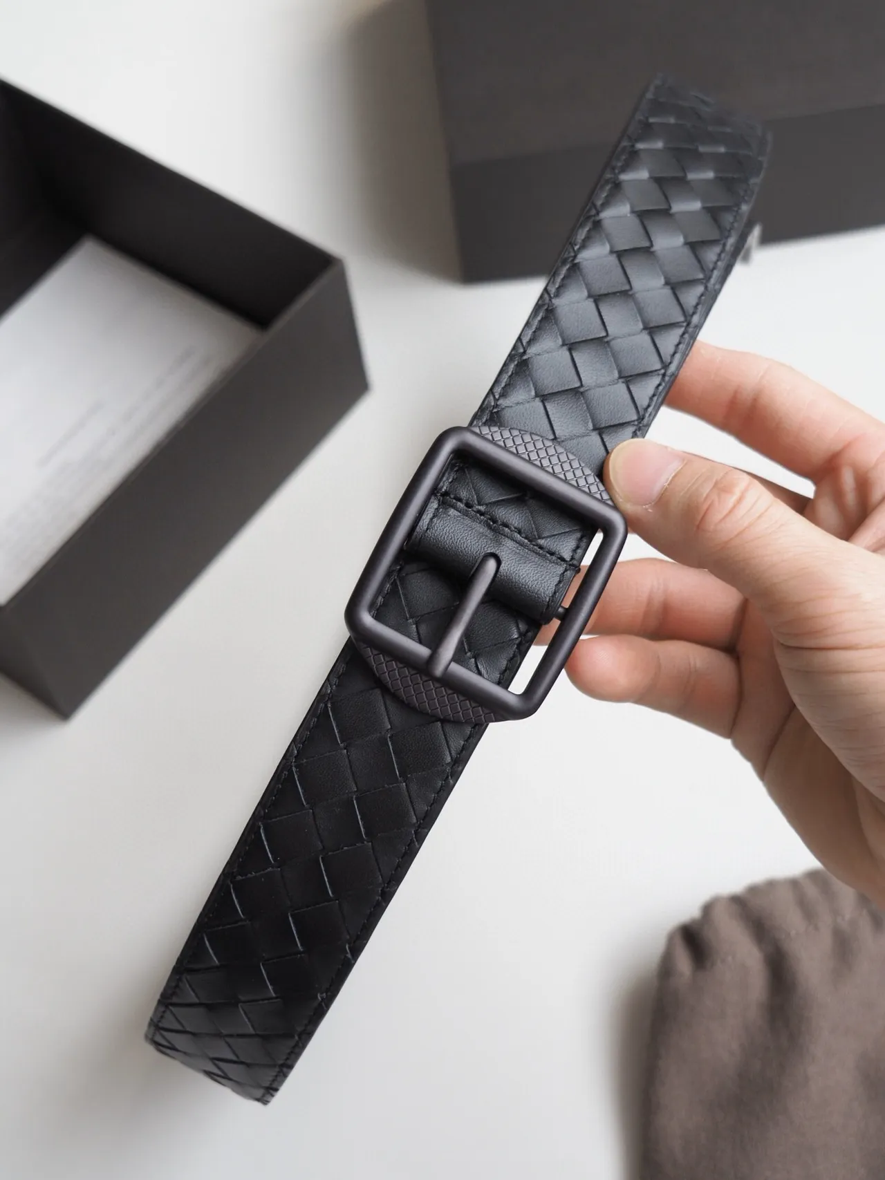 Bottega Veneta Cassette Intrecciato ceinture en cuir tressé 8