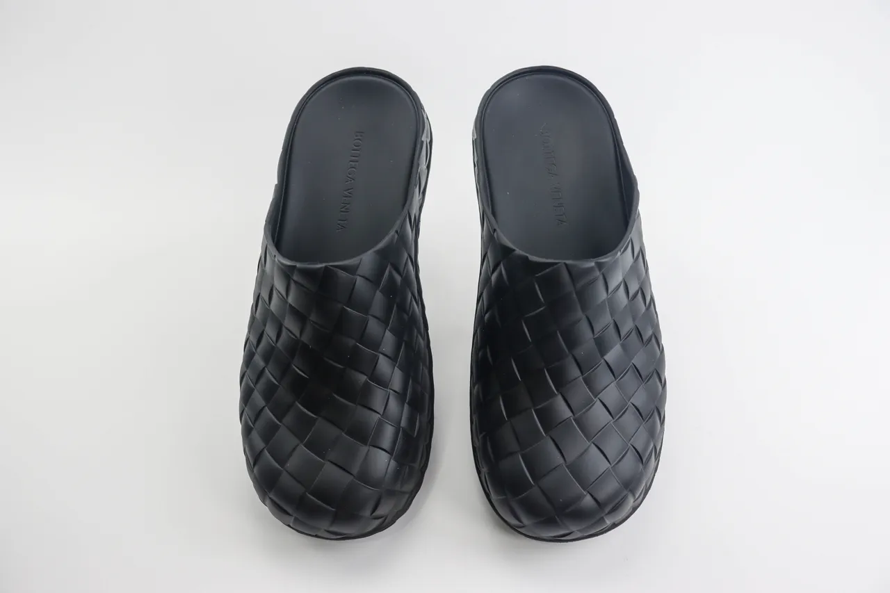 Bottega Veneta Cassette tecido preto chinelo 2