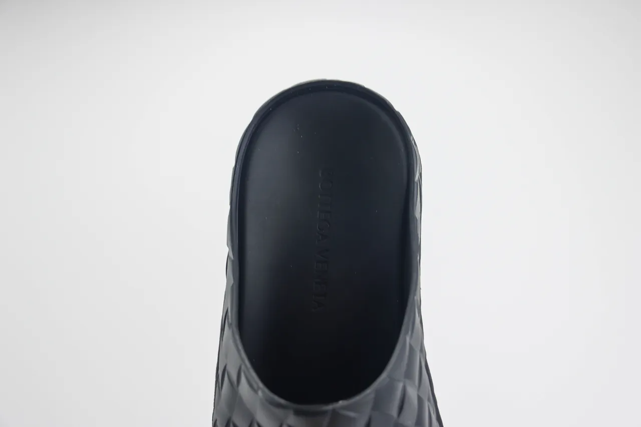Bottega Veneta Cassette tecido preto chinelo 4